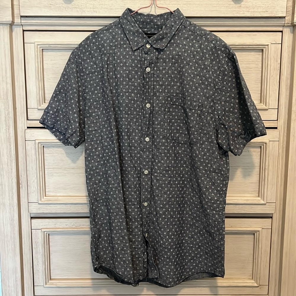 Banana Republic Men’s Large. Linen short sleeve button up.